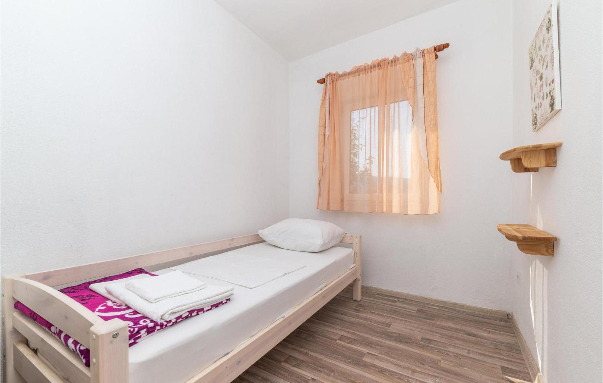 Gorgeous Home In Kastel Stafilic With Wifi Exterior foto