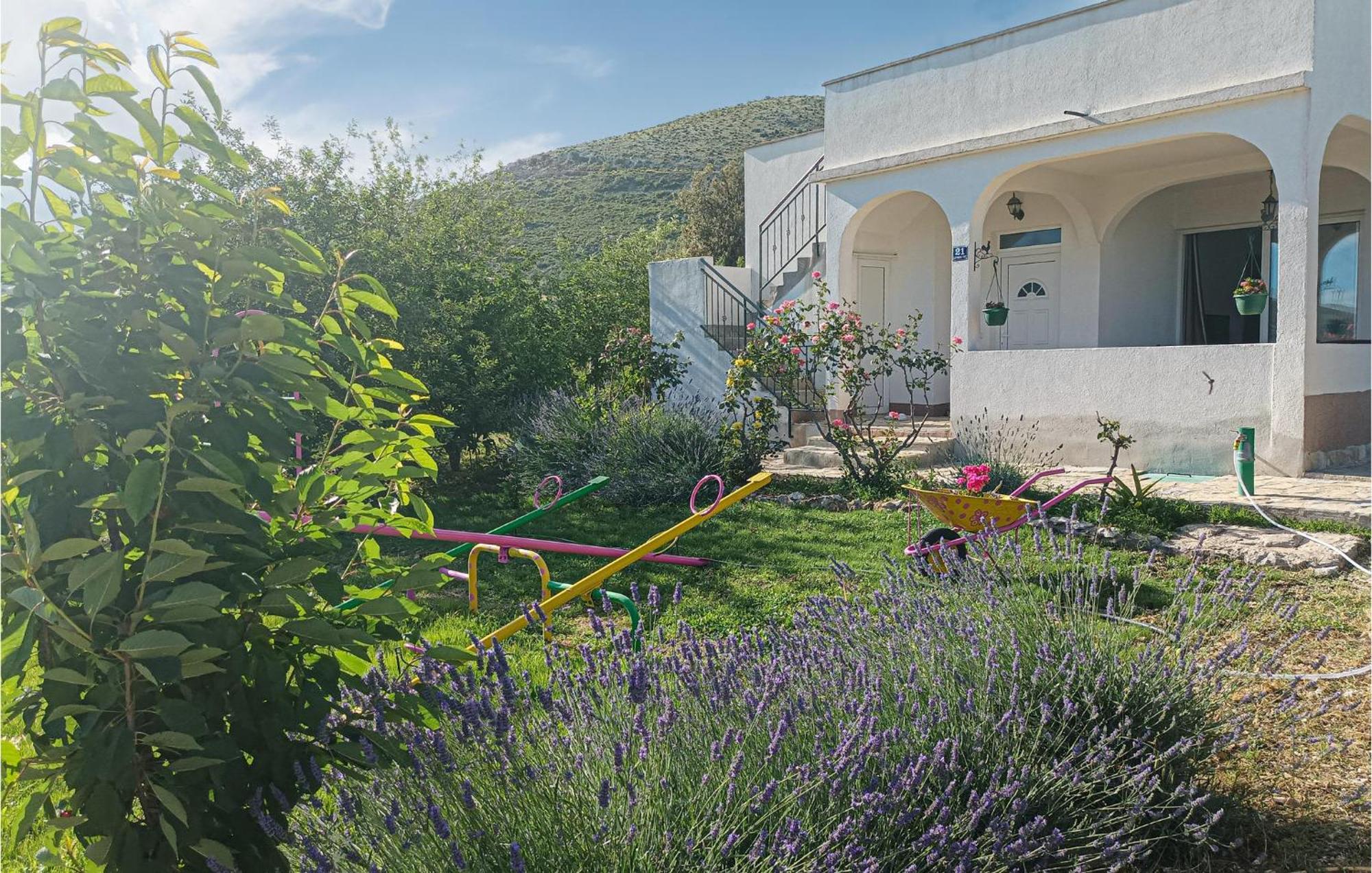 Gorgeous Home In Kastel Stafilic With Wifi Exterior foto